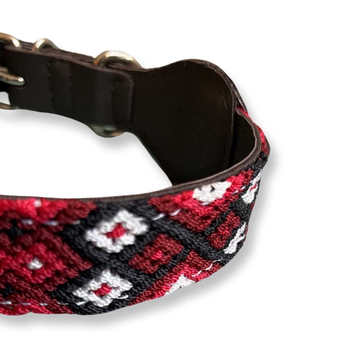 COLLAR ARTESANAL PARA MASCOTA COLOR ROJO NEGRO BLANCO - Imagen 2